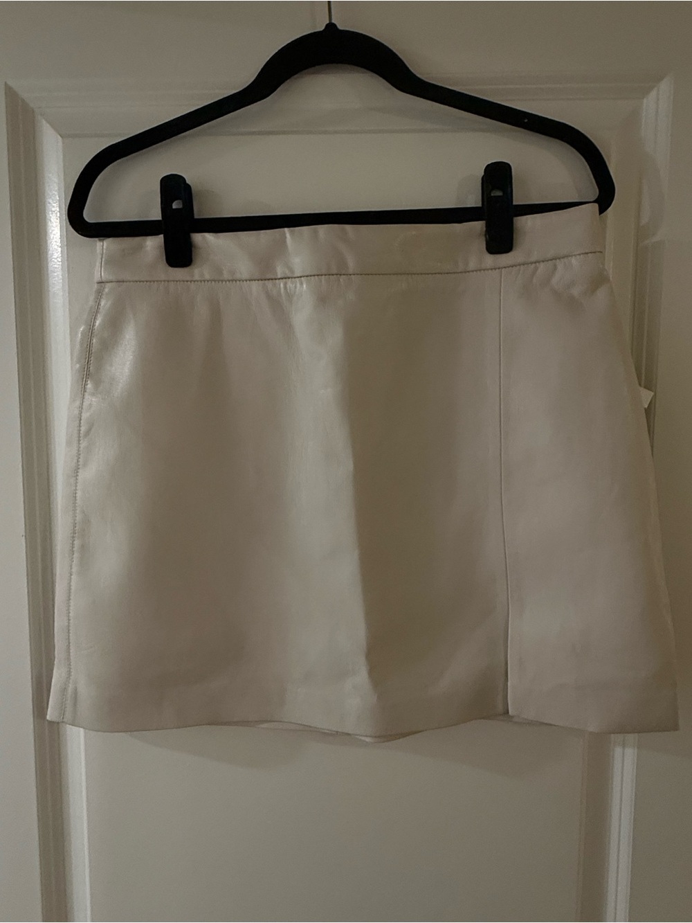 Aritzia cream faux leather skirt